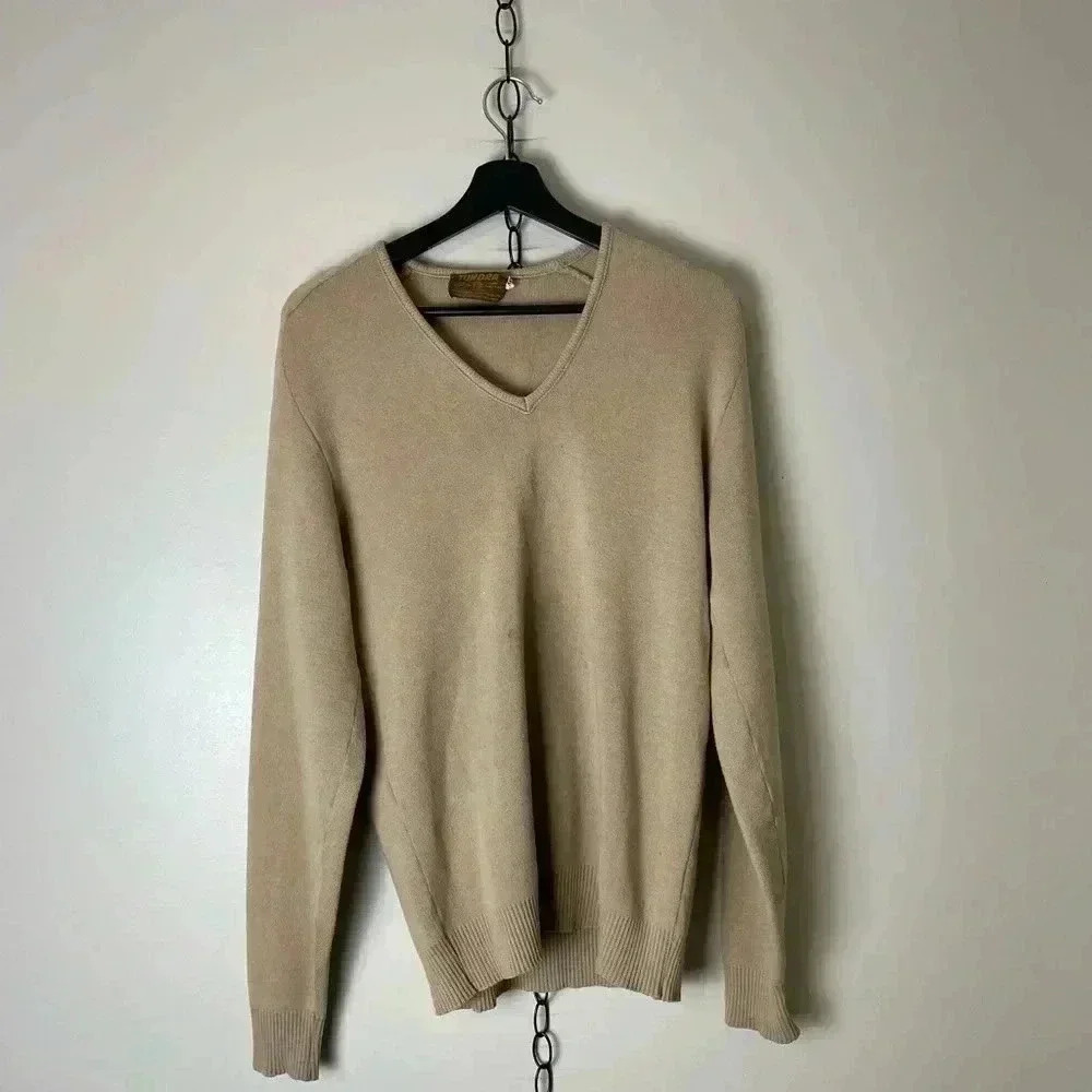 Vintage 1980s Tundra Pullover V-Neck Sweater Medium